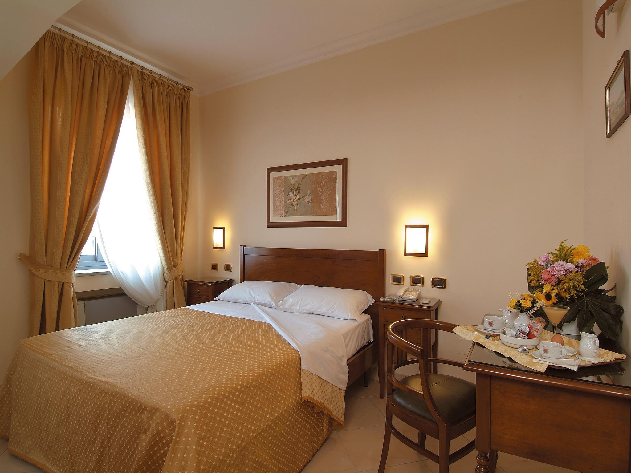 Buono Hotel Napoli Cameră foto